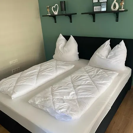 Koenigsstrasse Mit Waschmoeglichkeit, Ohne Dusche * Zschopau